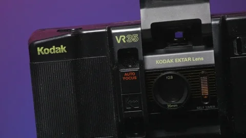 4K Vintage Kodak Camera Rotating on Stand Closeup 库存影片 72707153