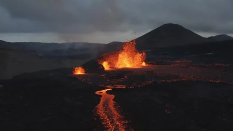 4K Volcanic Activity Lava Flow At Litli Hrutur Eruption Site Iceland 스톡 동영상 334443222