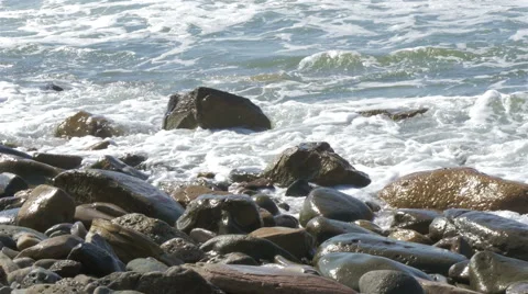 4K Waves Crashing on the Rocks Stock Footage 41547679