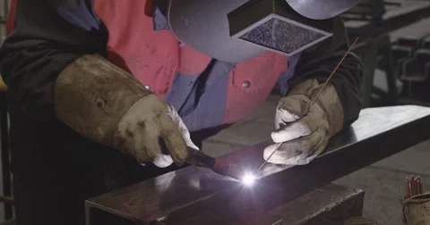 4K Welder in action Stock-Footage 36361954