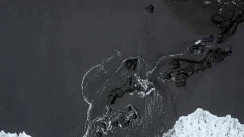 4K White foamy waves rolling onto black beach in Madeira, Portugal Stock-Footage 133612644