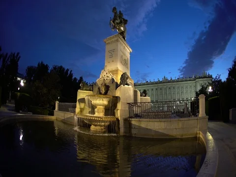 4K WIDE-ANGLE SQUARE 스톡 동영상 78094142