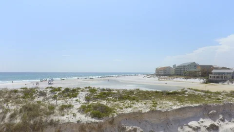 4K Wide Pan of White Sandy Beach 库存影片 109229072