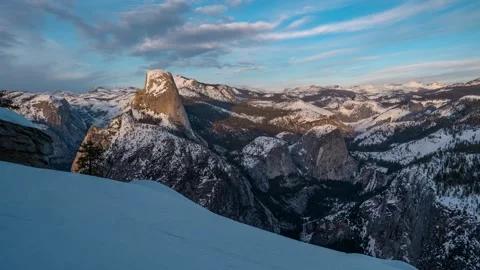 4K Winter Half Dome and High Sierra Sunset Time-lapse in Yosemite Nat Vídeo Stock 234159709