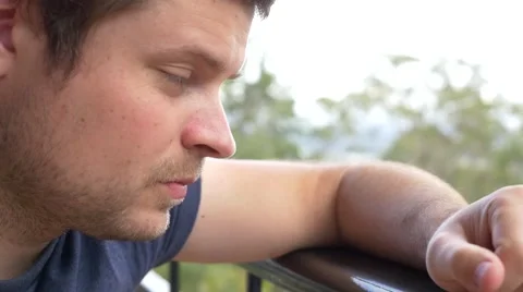 4k Worried Man Face 库存影片 40292960