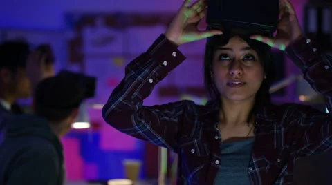 4K Young computer programmers trying out virtual reality viewers 스톡 동영상 60961163