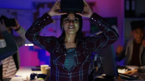 4K Young computer programmers trying out virtual reality viewers 스톡 동영상 60961447
