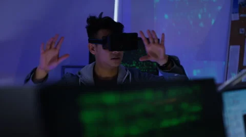 4K Young computer programmers trying out virtual reality viewers 스톡 동영상 60967406