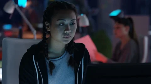 4K Young game developers working on a project creating virtual reality games Vidéo 67556970