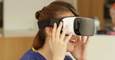 4K Young medical worker experiencing virtual reality viewing for the first time Stock Footage 81228031