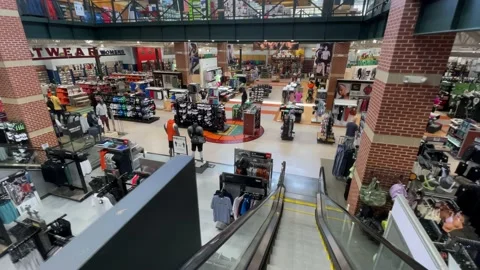 4K60fps Dick's Sporting Goods store ultra wide escalator view Video stock 153568847