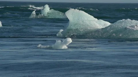 4K/UHD: floating Ice on Diamond Beach in Iceland Video stock 151825376
