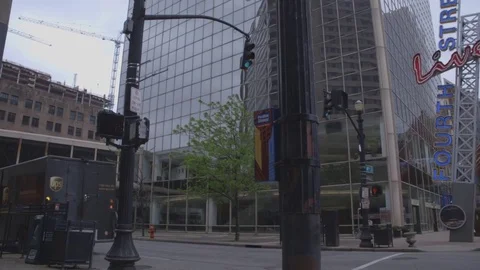 4th Street Live on a cloudy day pan Stock Footage 76942096