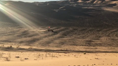 4x4 Off Road Dune Buggy on Large Sand Dunes in Desert Landscape 4K 動画素材 88427582