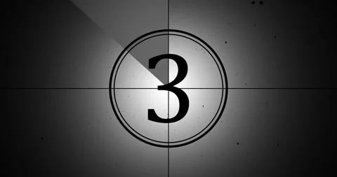5 to 0 seconds countdown with vintage film featuring grain texture with scratche Vídeo Stock 335699530