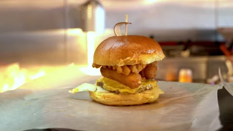 5-4 burger1 Stock Footage 130688272