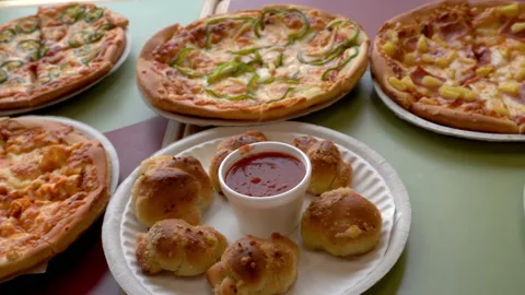 5-4 pizza8 1 Stock Footage 130693928