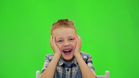 5 year old boy laughing and playing around, chromakey 스톡 동영상 170696032