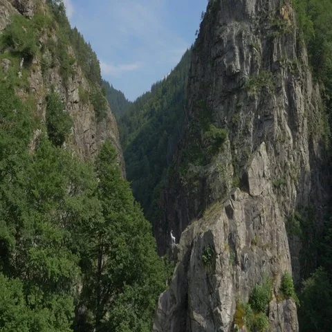 5000-051 Stock Footage 69543653