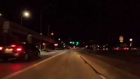 5.3K Driving Plate Front View - Nightime view entering ramp to highway at night Vidéo 241201783