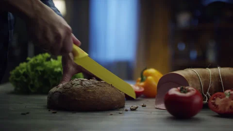 5faff33c3619e54e7a6f1a5f Video stock 143802096