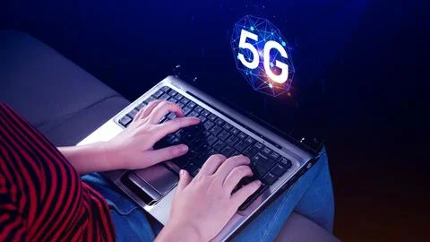 5G network concept, Business using with holographic digital globe with inte.. Stock Photos