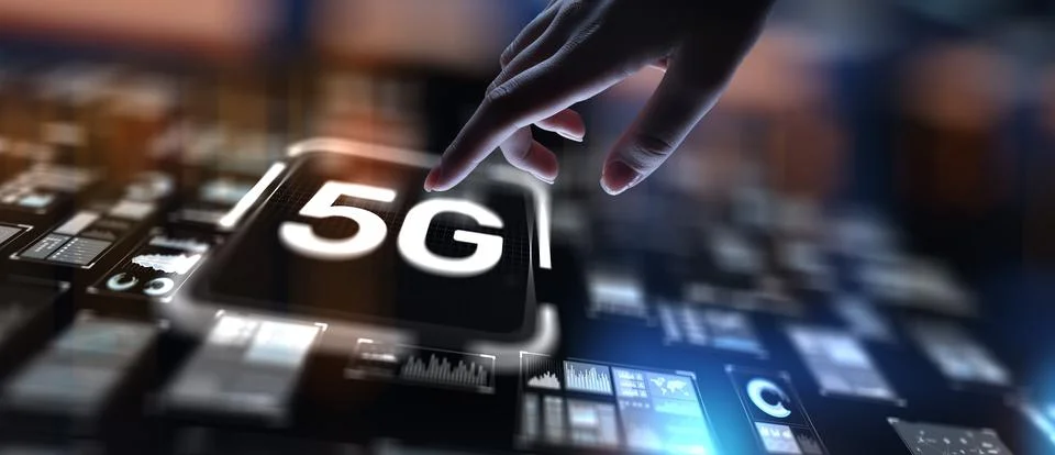 5G Next-Generation Mobile Connectivity, projection on a virtual screen, Busin Фото