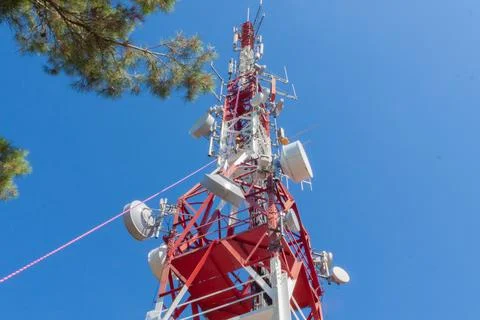 5g telecommunication tower Stock-Fotos