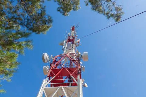 5g telecommunication tower Stock-Fotos