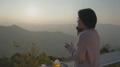 5G wifi cellular call work anywhere hybrid workplace workspace. 스톡 동영상 170098859