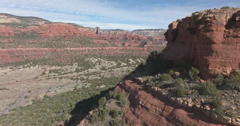 5K Flying Around To Shadows of Rock Monument Sedona Arizona 動画素材 170176490