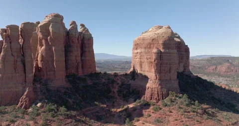 5K Flying Through Cathedral Rock 動画素材 170168160