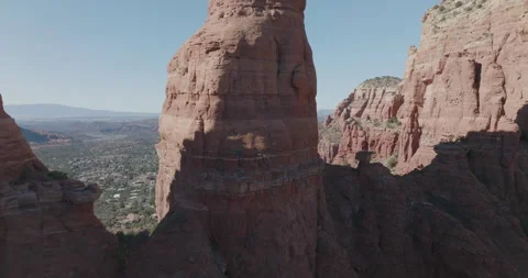 5K Flying Through Shadows of Rock Monuments in Sedona Arizona 動画素材 170173521
