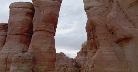 5K Overcast Flying Through Pillars of Cathedral Rock Sedona Arizona 動画素材 170175728