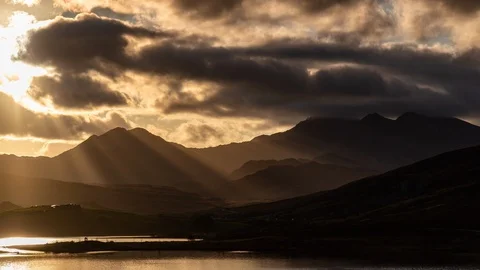 5K time lapse of dramatic sunset over Snowdon, North Wales Stock-Footage 118804027