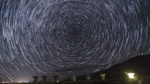 5K Time lapse of star trails over radio observatory array in Bishop, California  Stock Footage 153573409