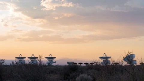 5K Time lapse of sunset sky over array of radio observatories in Eastern Sierra Stock Footage 138333132