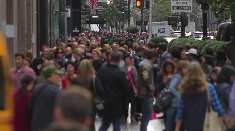 5th Avenue crowds on sidewalk Stock Footage 58179155