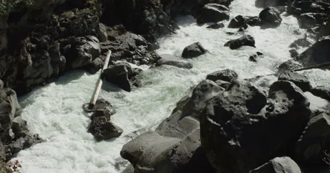 60fps slow motion rapid river white water close up Red Dragon Camera Vídeo Stock 60061167