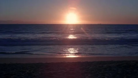 60s of sunset by the beach, cargo ship in the horizon (25fps) 스톡 동영상 296364433