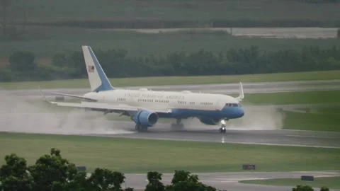6/8/25: Reverse Thrust as Air Force One lands in Morristown, NJ Stock Footage 310814842