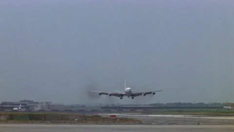 707-landing-day Stock Footage 163178945