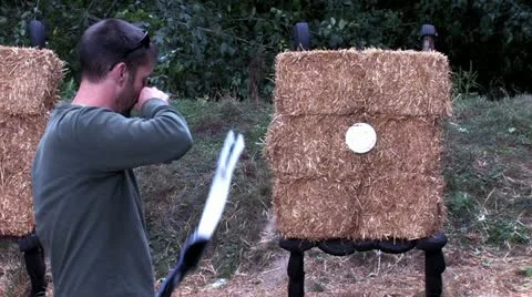 720p Archery 5 Stock-Footage 12355716