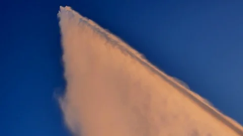 726 close up view of Jet d Eau fountain in Geneva Lake Swtizerland Video stock 98035501