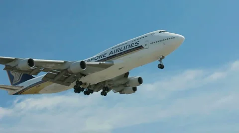 747 LANDING SLO-MO Video stock 2328147