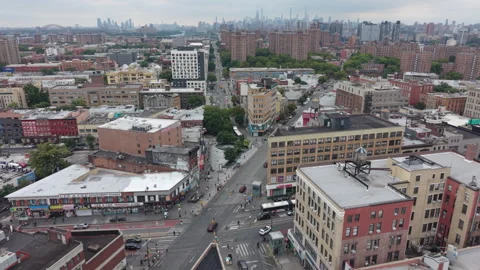8-30-26, Bronx, NY, USA - flying clockwise around Bronx 149th and 3rd Vídeo Stock 344082598