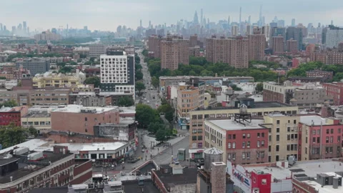 8-30-26, Bronx, NY, USA - tighter flying clockwise around Bronx 149th and 3rd Vídeo Stock 344084609