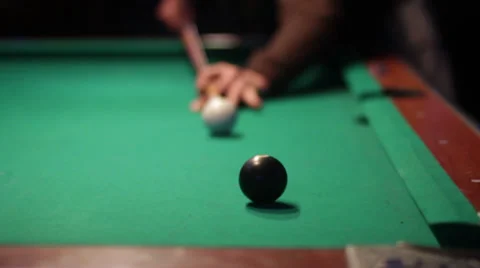 8 ball corner pocket Stockbeeldmateriaal 35102170