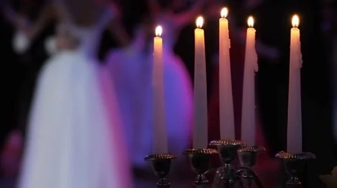 80 Dancing couples against candle Vídeo Stock 6527250