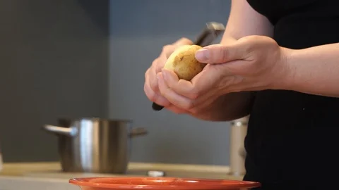 87Z Potato 4 4K Stock-Footage 124661110